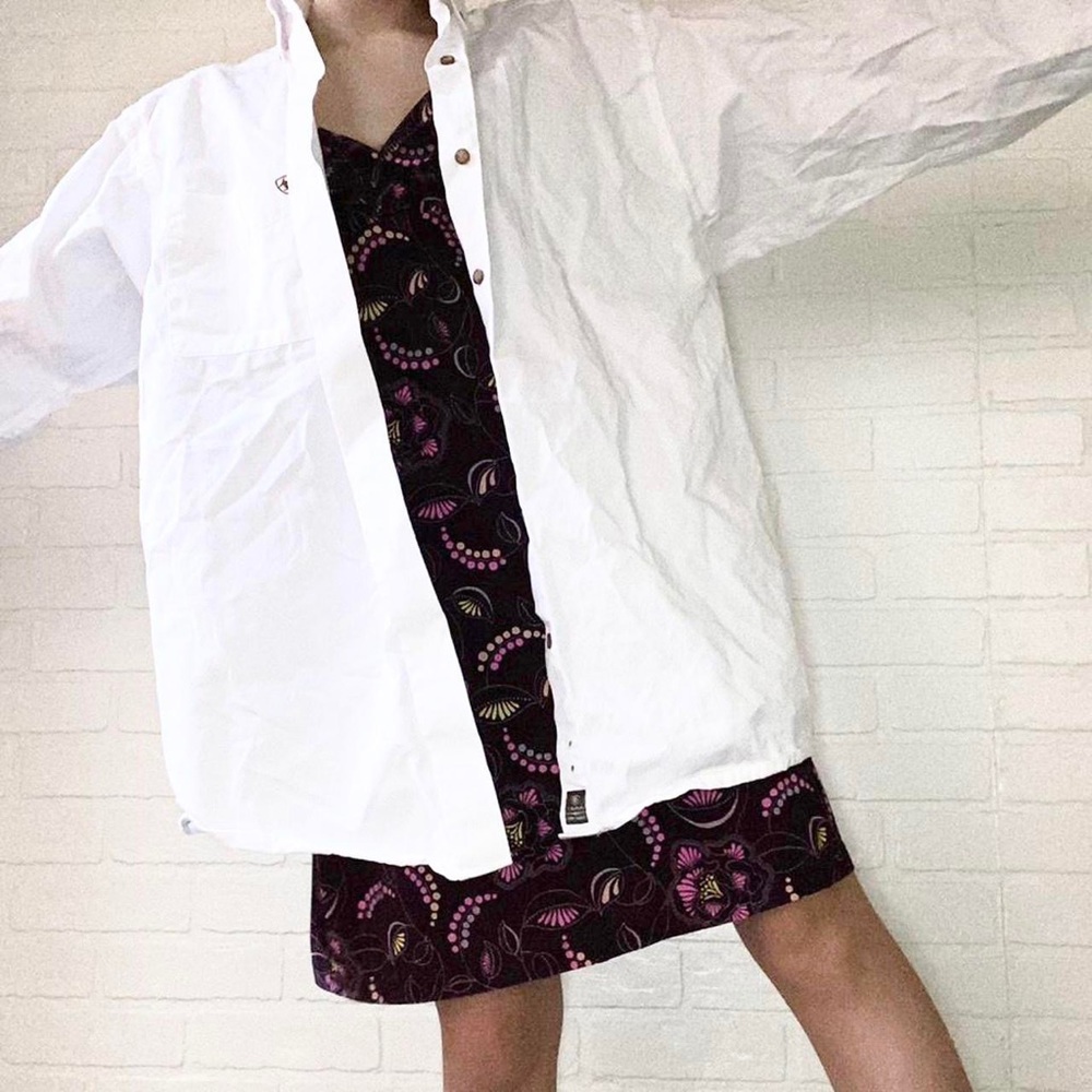 🤍🤍🤍SUPER CUTE indie/grunge white ariat oversized button up.